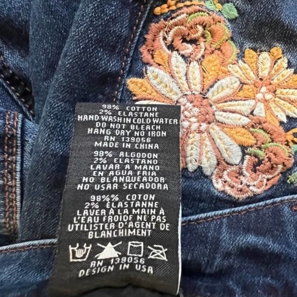 GRACE IN LA EMBROIDERED EASY FIT BOOT CUT JEANS FRAYED HEM SIZE 30 X 33 - Picture 10 of 10